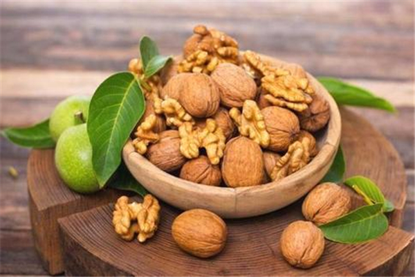 孕妇一天吃几个核桃最好(怀孕几月份吃核桃最好)