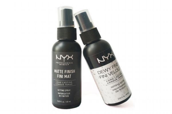 定妆喷雾怎么用(定妆喷雾怎么用才正确)