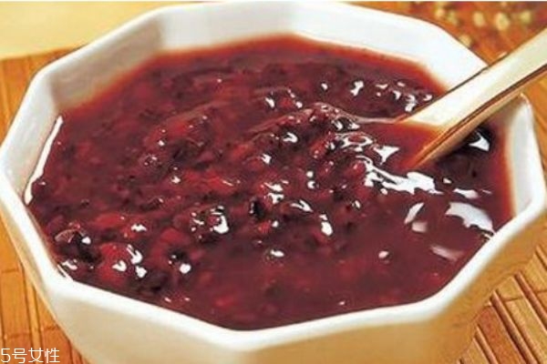 蝙蝠花的生长环境是怎么样的呢(蝙蝠生长在什么地方)