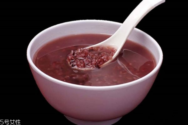 吃黑米粥其实能减肥(吃黑米粥可以减肥吗)