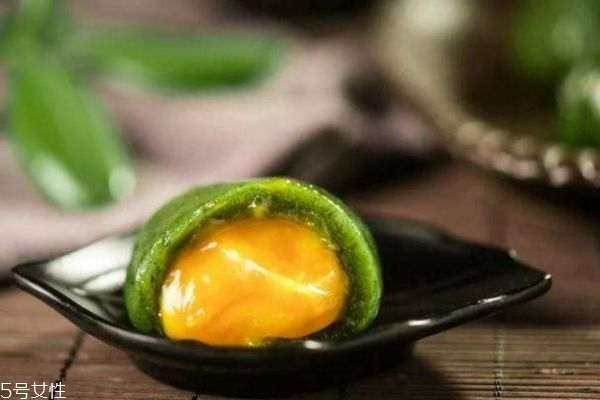 青团生的蒸几分钟可以熟(青团蒸几分钟能熟)