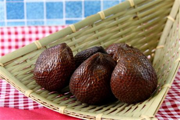 蛇皮果怎么吃(蛇皮果怎么吃图解法) 蛇皮果怎么吃(蛇皮果怎么吃图解法)