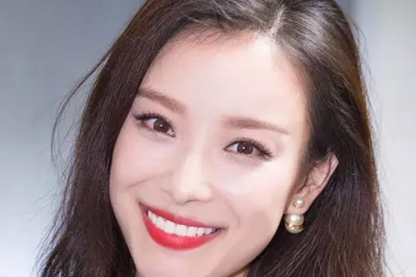 涂口红的小贴士(涂口红小技巧)