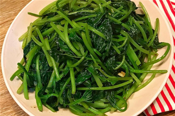 红薯叶是苕尖吗(苕尖和红薯叶有区别吗)