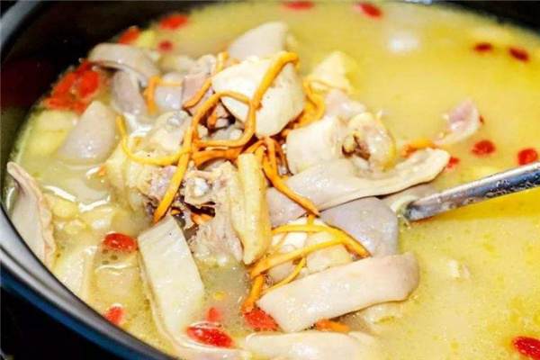 夏天喝什么汤瘦身(夏天喝什么汤瘦身)