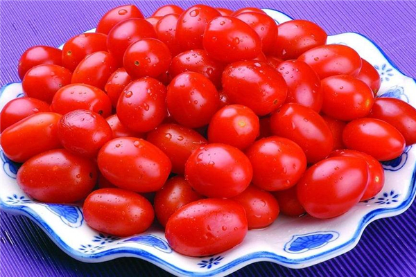 圣女果每天吃多少合适(圣女果一天吃多少合适)