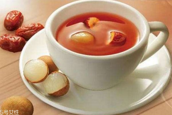 红枣泡水的做法(红枣泡水的做法)