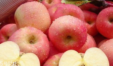 鼻子干燥吃什么水果好(秋天鼻子干燥吃什么水果好)
