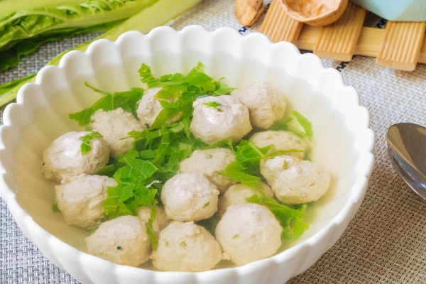 鱼丸怎么煮好吃(鱼丸怎么煮好吃又简单)