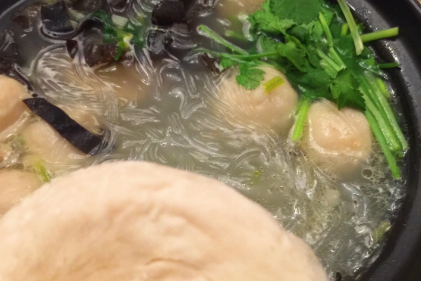 羊肉泡馍的食用方法(羊肉泡馍的食用方法)