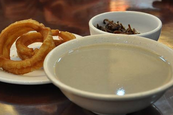 豆汁小知识(豆汁儿的正确吃法)