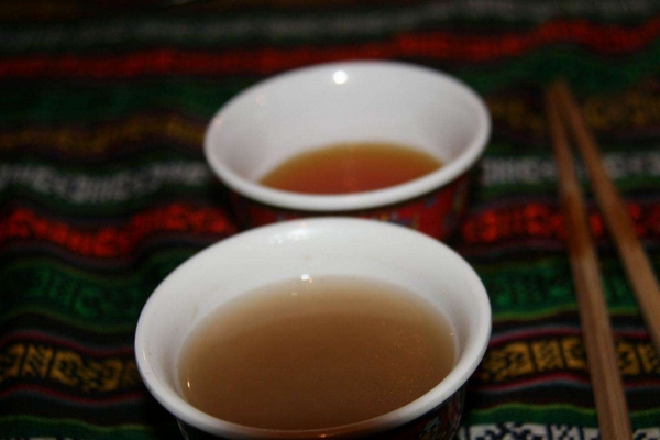 青稞酒是什么(青稞酒是什么香型的酒)