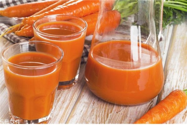 胡萝卜蜂蜜汁的营养(胡萝卜蜂蜜汁的营养价值及功效)