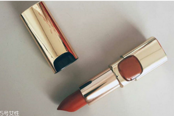 怎样让唇色看起来更加健康(怎么让嘴唇颜色变好看)