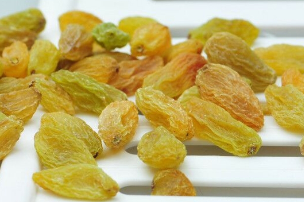 葡萄干怎么做(葡萄干怎么做好吃又简单)