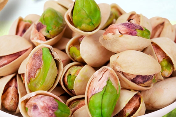 为何如今出现了漂白的开心果(为什么开心果要漂白) 为何如今出现了漂白的开心果(为什么开心果要漂白)