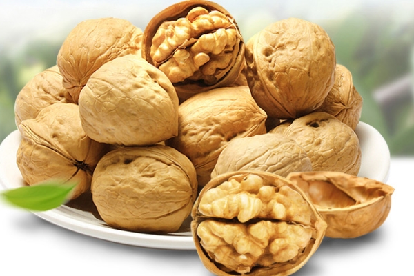 不宜一次购买大量鲜核桃(核桃每日不要超过几个)