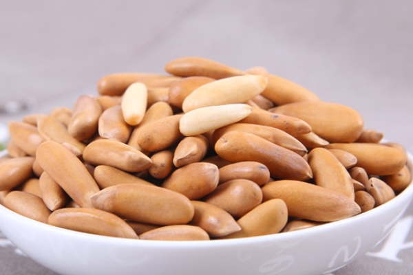 松子的营养价值(松子的营养价值和功效)