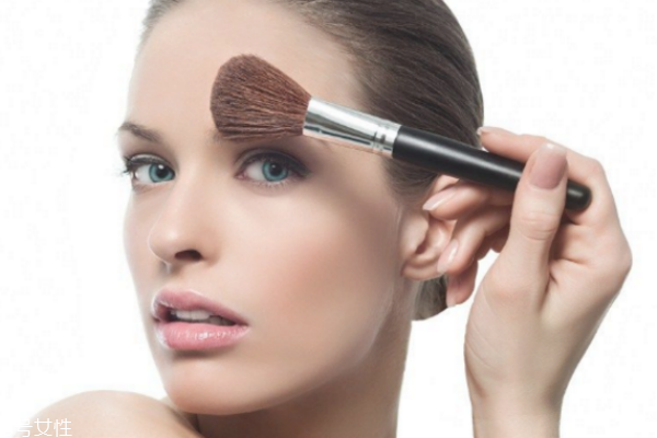 定妆粉应急直接使用可以吗(定妆粉一定要用吗?) 定妆粉应急直接使用可以吗(定妆粉一定要用吗?)