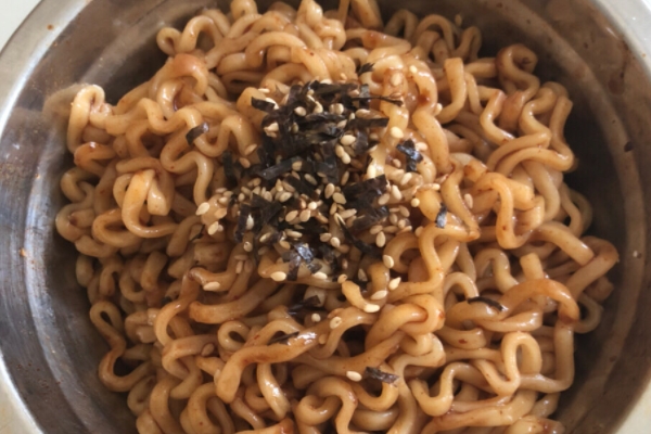 三养火鸡面真假辨别方法(三养火鸡面真假怎么区分)