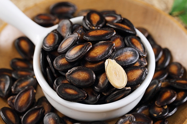 西瓜子的营养价值(南瓜子的作用和功效) 西瓜子的营养价值(南瓜子的作用和功效)