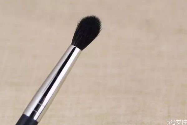 几块钱和几百块的化妆刷有什么区别(化妆刷便宜的和贵的有什么区别)
