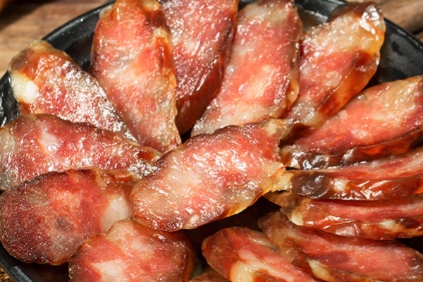 香肠炒蕨菜的做法(猪肉炒蕨菜怎么做好吃) 香肠炒蕨菜的做法(猪肉炒蕨菜怎么做好吃)