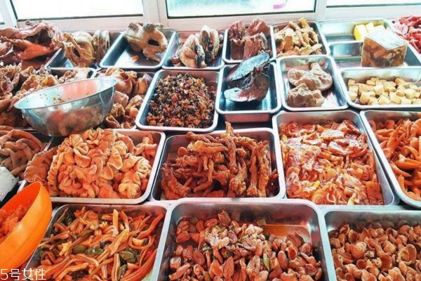 卤菜变黑了是怎么回事(卤菜变黑是什么原因) 卤菜变黑了是怎么回事(卤菜变黑是什么原因)