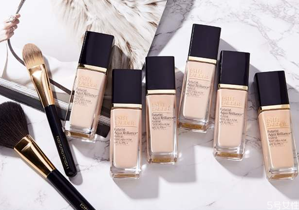 雅诗兰黛沁水粉底液好用吗(雅诗兰黛沁水粉底液好用吗?)