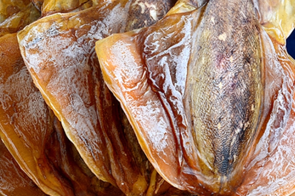 女人冬天吃墨鱼的好处(女人吃墨鱼有什么好处)