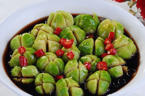 青橄榄萝卜煲的做法(青橄榄青萝卜煲汤广东做法)