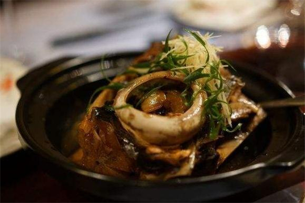 金枪鱼眼睛好吃吗(金枪鱼眼睛好吃吗)