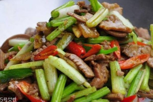 葱爆羊肝肾(葱爆羊肾做法) 葱爆羊肝肾(葱爆羊肾做法)