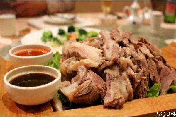 做蜜汁鸡翅需要腌制吗(蜜汁鸡翅怎么腌制)