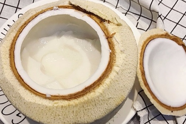 椰子如何打开(椰子如何打开小技巧)