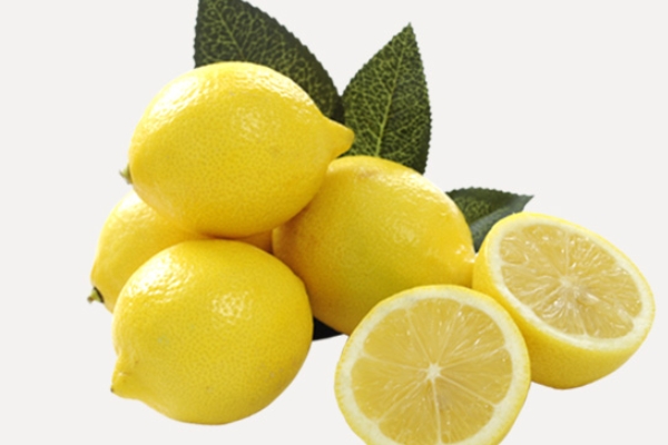 柠檬带皮泡水更营养(柠檬泡水带皮吗)