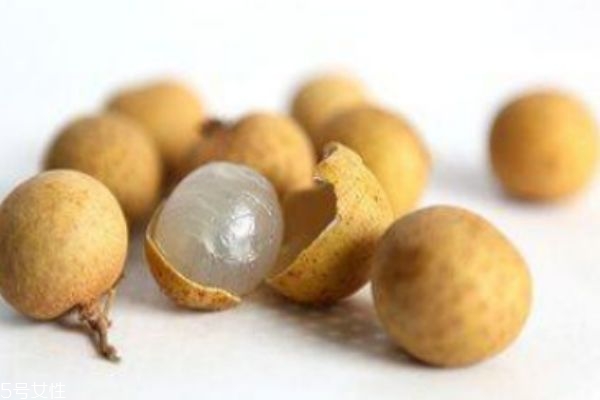 孕妇什么时候吃龙眼有好处(孕妇吃龙眼的好处)