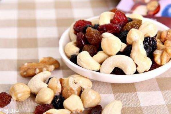 坚果不能多吃(坚果不能多吃的原因)