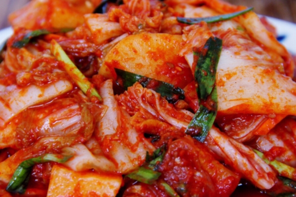 泡菜腌得太酸了怎么办(泡菜腌的太酸了怎么办)