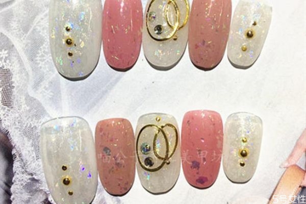 在家怎么卸指甲油(自己在家怎么卸指甲油) 在家怎么卸指甲油(自己在家怎么卸指甲油)