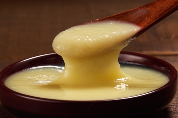 蜂王浆的服用剂量(蜂王浆的服用剂量)