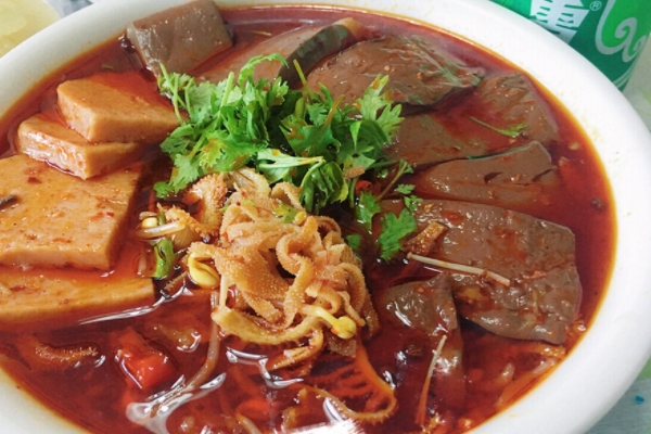 毛血旺可以下什么配菜(毛血旺可以放什么配菜)