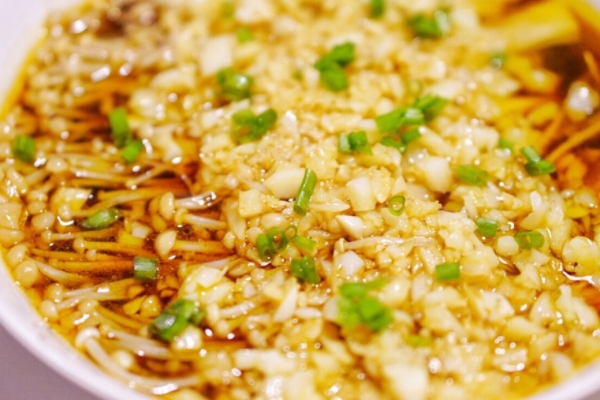 金针菇的营养价值(金针菇的营养价值及功效和作用)