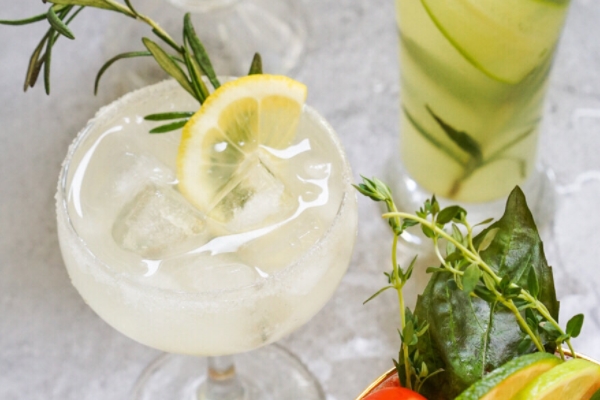 僵尸鸡尾酒是什么(僵尸鸡尾酒是什么味道)