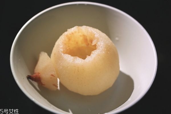 冰糖雪梨的做法(冰糖雪梨的做法止咳蒸好还是煮好)