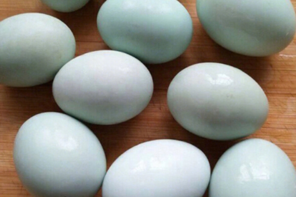 咸鸭蛋为什么会出油(咸鸭蛋为什么会出油?那个油到底是什么?)