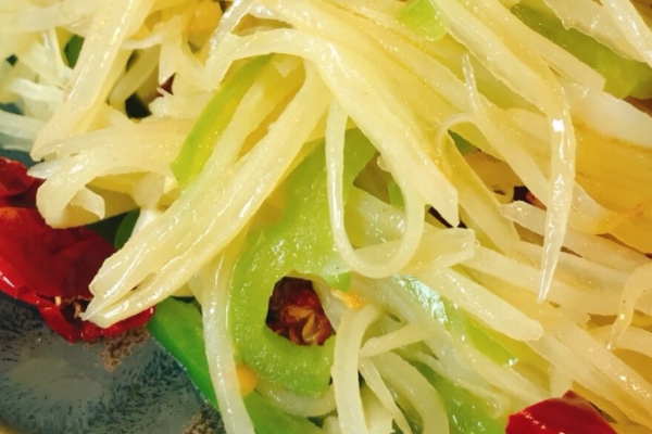 酸辣土豆丝的烹饪技巧(酸辣土豆丝的家常做法窍门) 酸辣土豆丝的烹饪技巧(酸辣土豆丝的家常做法窍门)