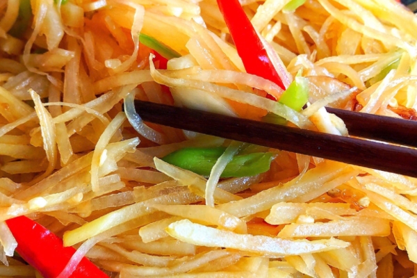 酸辣土豆丝的热量(一份酸辣土豆丝的热量)