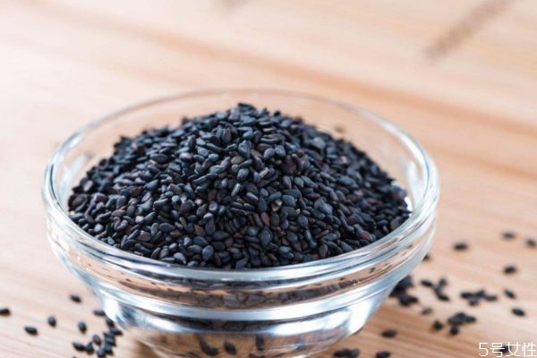 吃黑芝麻的好处有什么(吃黑芝麻的好处有什么呀)