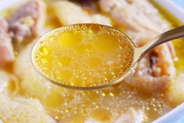 鸡汤的功效和作用(鸡汤的功效和作用 营养价值介绍) 鸡汤的功效和作用(鸡汤的功效和作用 营养价值介绍)